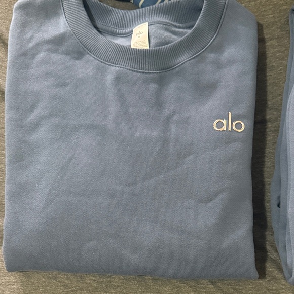 ALO Yoga Blue Sweatshirt and Joggers Set - Picture 2 of 3